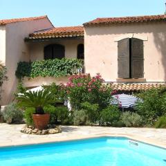 GASABRA Villa avec piscine au Domaine de Font Mourier à 5km de Saint Tropez pour 6 personnes