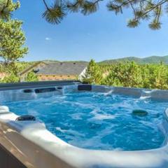 Vacation Home with Mountain Views HotTub & Arcade