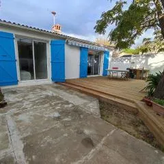 Villa de plain pied rénovée à 150m de la plage, climatisée et avec WIFI - FR-1-776-3