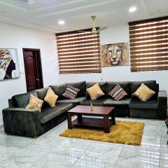 Douglas Court Accra-Fantastic Living 1,2,3-Beds in Adenta, 5star Service, Free Wifi, 30mins to Airport, by DLA