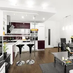 BNB New Beautiful Apartment in the Center of Ostrava with option Garage Parking