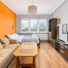 Zielona Nowa Huta Apartment by BookingHost
