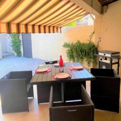 GASCOU - Golfe de St-Tropez - Mazet dans un domaine avec piscine et terrain de tennis