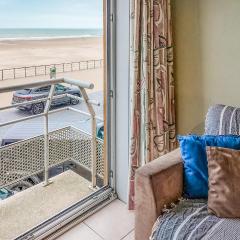 Awesome Apartment In Oostende With House Sea View