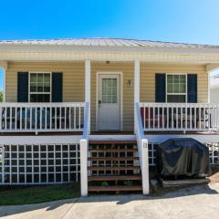 House #13 Decks Docks FlipFlops(No Pets)