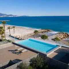 06AH - Superb waterfront T2 - swimming pool