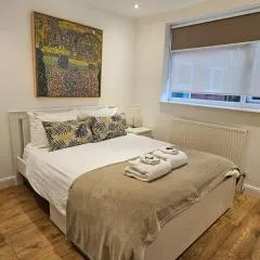 Neon Heights 2 bed Luton town centre