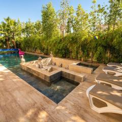 Superbe Villa avec Vue sur l'Atlas au Cœur de Marrakech