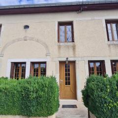 Charme et authenticité : Gîte 6 pers, rénové, jardin, proche commerces et randonnées - FR-1-585-86