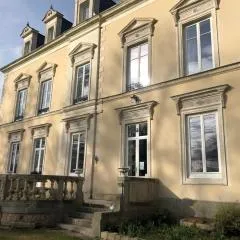 Charmant Château XIXème - Parc 2ha, Chambres Lumineuses, Petit Déjeuner Local, Proche Forêt et Cité Médiévale - FR-1-410-410