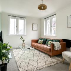 Luxury 2 Bedroom City Centre Apartment - Secure Parking - Amazing location!
