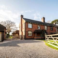 Oak Cottage, HS2, NEC, BHX, M42, Family Gatherings, Contractors, Relocators