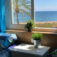 Cosy apartment directly on the beach / few mins from the city center