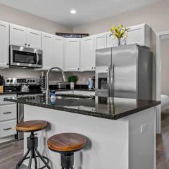 Fantastic new home, close to downtown, food/Durham Bulls Stadium