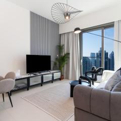 Cozy 1 Bedroom Apartment at Top Floor with City Views 178BC-1