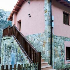 Apartamento rural Karibu 1 San Esteban by Casas de Los Picos Ecoturismo en los Picos de Europa