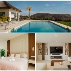Luxurious duplex apartment in Marbella Club Hills