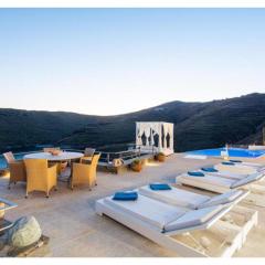 Blueros Luxury Villa