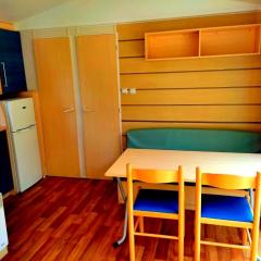 Bungalow charmant à Saint-Chéron avec piscine partagée