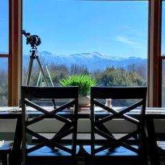 64J Stunning views, close to attractions! 20 min to Bretton Woods. Pool & gym passes!