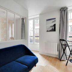 Charming and bright large studio Ménilmontant