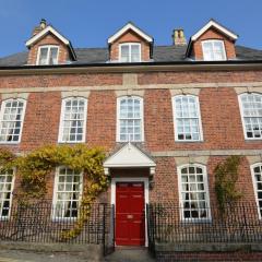 9 Bed in Welshpool 40870