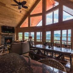 Majestic mountaintop cabin, hot tub, fireplaces