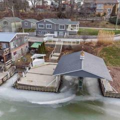 River front 4 bedroom cottage with boat dock