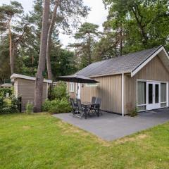 Atmospheric lodge with deck, right on the Veluwe