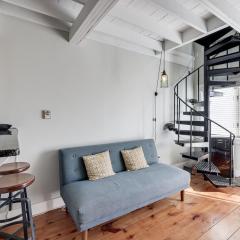 Walk to Beach Charming Condo in Provincetown!