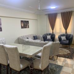 Stunning Main Street View apartment for Families in New Cairo