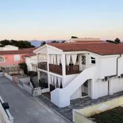 Sinisa Apartman Vir