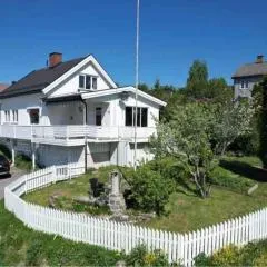 Solrikt og sentralt. Ta med både to og firbeinte