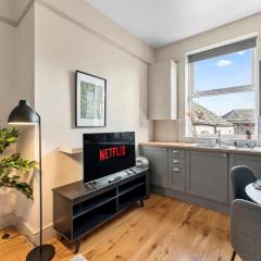 Cosy Flat in Cardiff - Sleeps 8