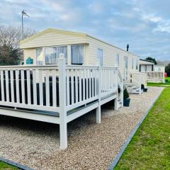 Shell Beach Holiday Home Mersea Coopers Beach