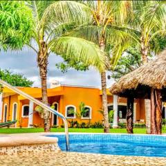 Casa Leòn, Hermosa Villa con Alberca y Palapa