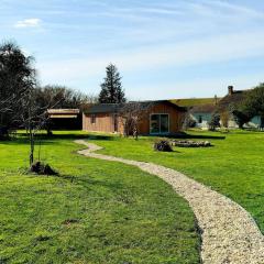 Chalet en bois dans éco-gîte