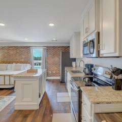 The Post Suite - above Bull & Barrel Close to GSU