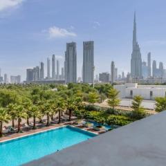 Silkhaus studio in DIFC with Burj Khalifa view, pool & gym