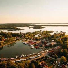 Perssons i Backens Pensionat- Sjötorps Vandrarhem & Rum