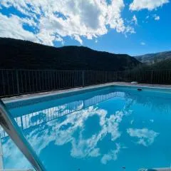 Charming House in Laroya + Jacuzzi