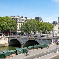 Amazing Flat Views Seine River