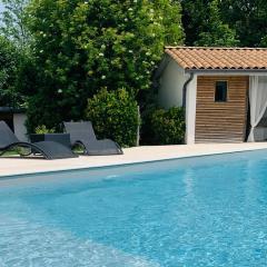 Chalet d'une chambre avec piscine partagee et terrasse a Salleboeuf
