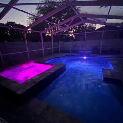 Pink Sunshine: Private Heated Pool and Spa, Close to Beach