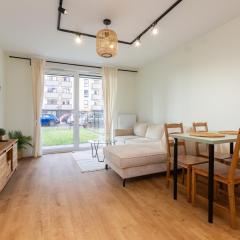 Letnicka Cosy Apartment with Garden by BookingHost