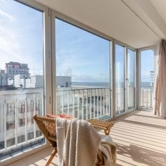 Modern apartment with sea view at Knokke-Heist