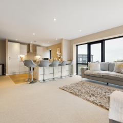 Westcliff Penthouse with Sea Views and Balcony
