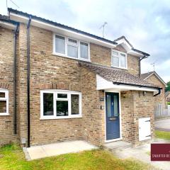 Farnborough - Pets Welcome Parking