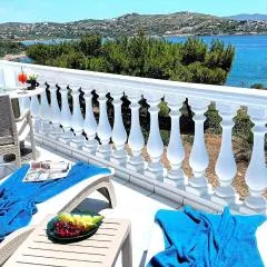 Dea Del Mare complex in front of the sea.