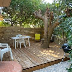 studio, jardin, parking à 100 m de la plage